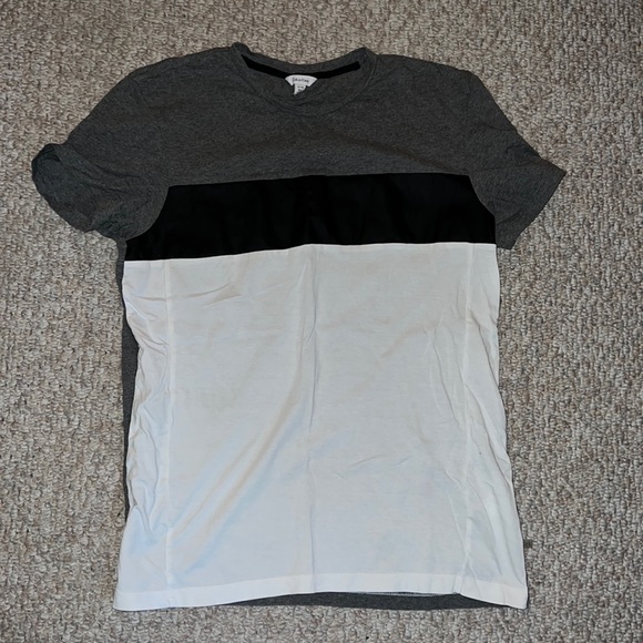 Calvin Klein T-Shirt - Picture 1 of 3